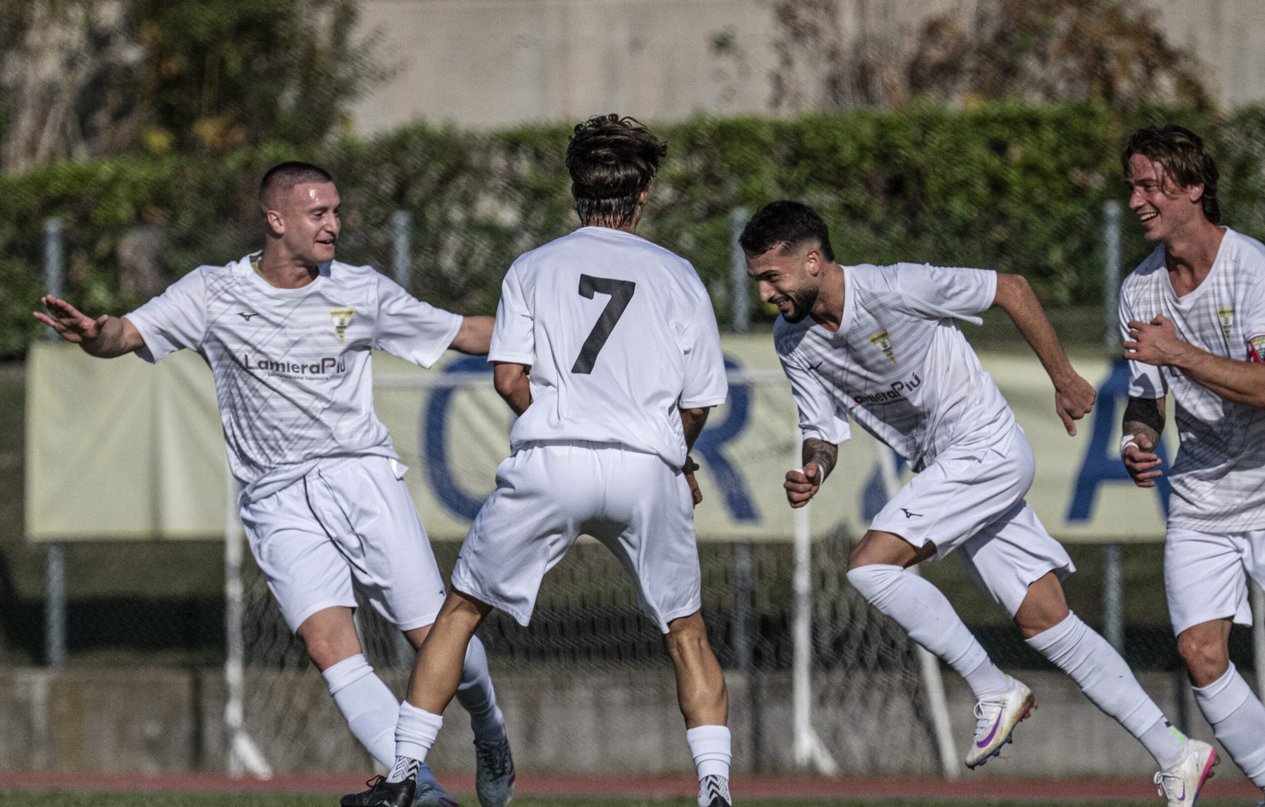 𝗦𝗔𝗩𝗜𝗚𝗡𝗔𝗡𝗘𝗦𝗘 𝗕𝗘𝗟𝗟𝗔 𝗔 𝗠𝗘𝗧À: 𝗖𝗢𝗡 𝗜𝗟 𝗥𝗨𝗦𝗦𝗜 È 𝟭-𝟭. 𝗙𝗢𝗥𝗧𝗜 𝗘𝗩𝗜𝗧𝗔 𝗟𝗔 𝗕𝗘𝗙𝗙𝗔 𝗡𝗘𝗟 𝗙𝗜𝗡𝗔𝗟𝗘